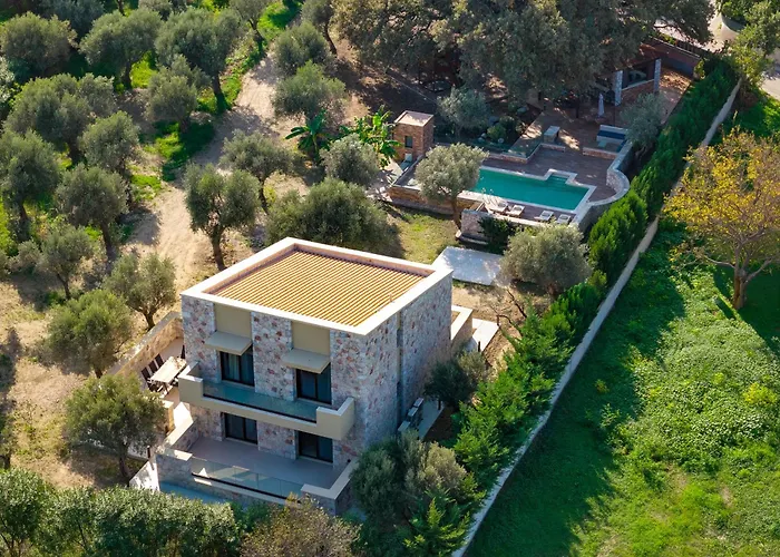 Estate Irianna 4 Bedroom Private Pool & 2 Bedroom Rhodes ヴィラ *