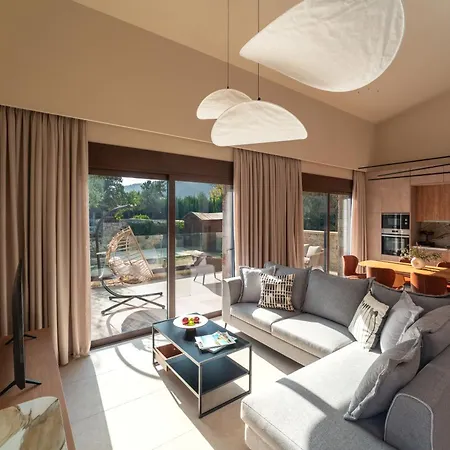 Estate Irianna 4 Bedroom Private Pool & 2 Bedroom Rhodes