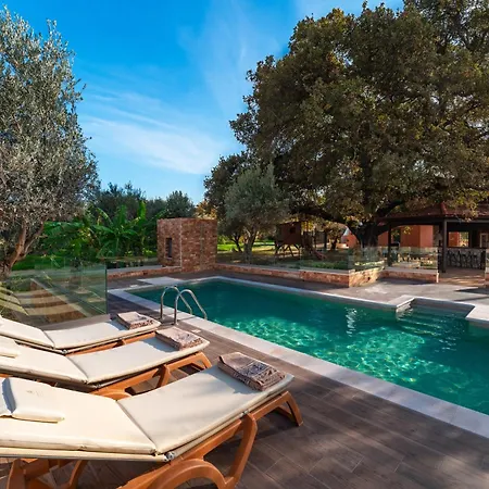 Estate Irianna 4 Bedroom Private Pool & 2 Bedroom Rhodes Villa