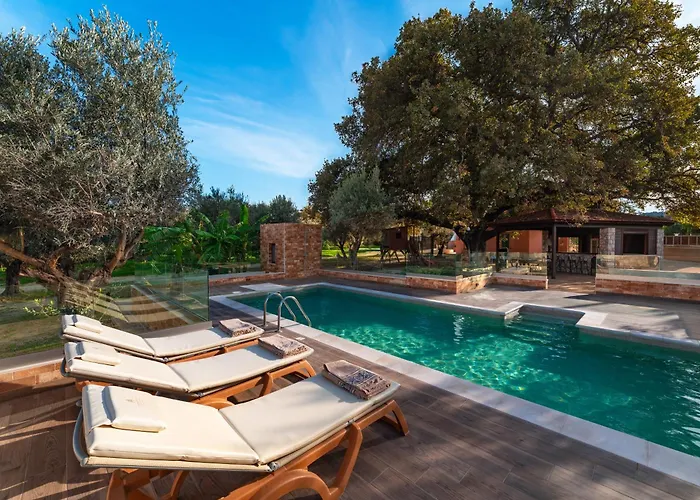 Estate Irianna 4 Bedroom Private Pool & 2 Bedroom Rhodes Villa