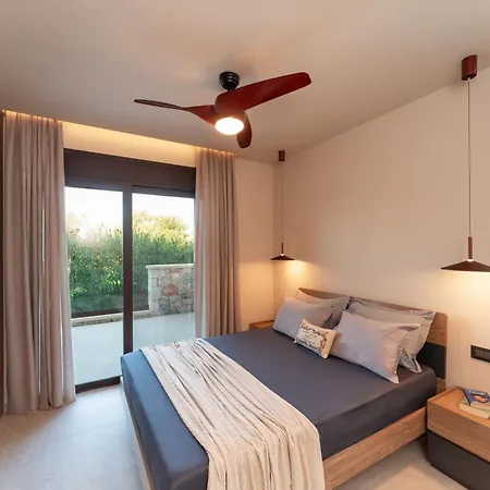 Estate Irianna 4 Bedroom Private Pool & 2 Bedroom Rhodes 이알리소스